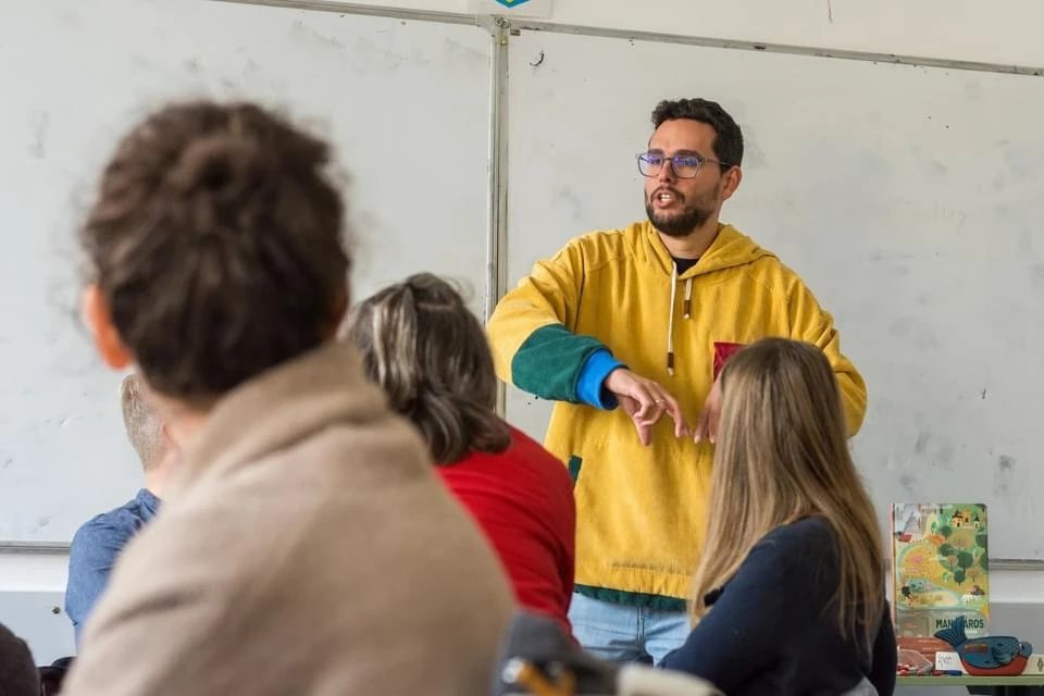 Mate Lencse on a classroom session